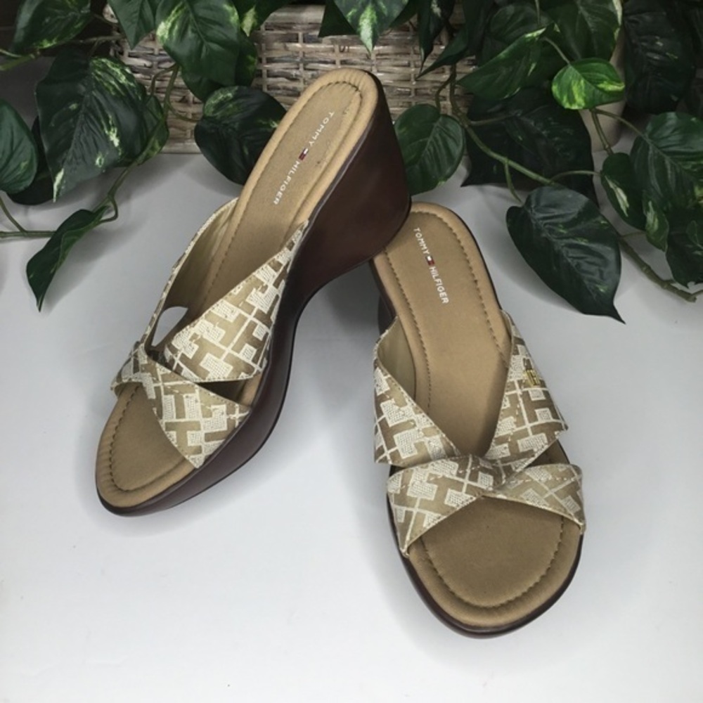 Tommy Hilfiger Tan & Brown Fabric Criss Cross Slip On 3” Wedge Sandals 7.5
